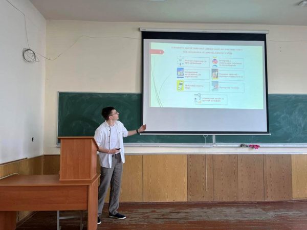 У непростий час живемо, працюємо, навчаємо…