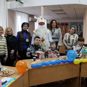 Помічники святого Миколая дітям